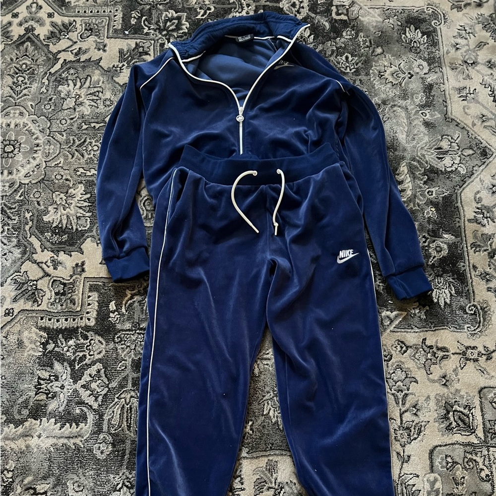 Women's Nike Velvet Matching Track Suit size small